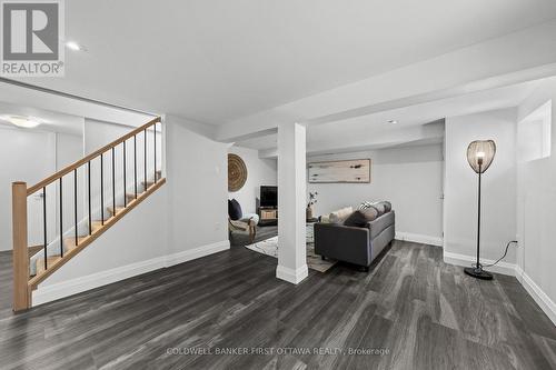 199 Mountbatten Avenue, Ottawa, ON - Indoor Photo Showing Other Room