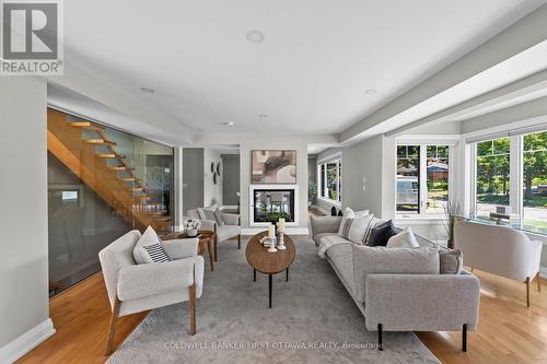 199 Mountbatten Avenue, Ottawa, ON - Indoor Photo Showing Living Room