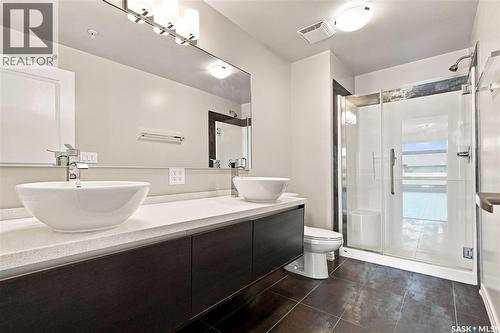 206 225 Maningas Bend, Saskatoon, SK - Indoor Photo Showing Bathroom