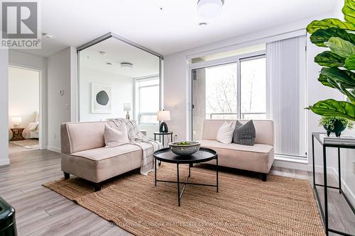 206 - 455 Charleton Avenue E, Hamilton, ON - Indoor Photo Showing Living Room
