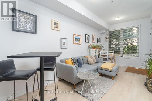 Th3 - 150 Broadview Avenue, Toronto, ON - Indoor Photo Showing Living Room