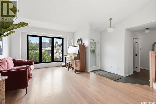 110 Mcfarland Place, Saskatoon, SK - Indoor