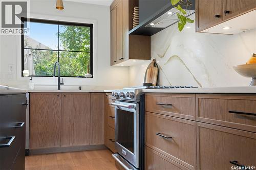 110 Mcfarland Place, Saskatoon, SK - Indoor Photo Showing Kitchen