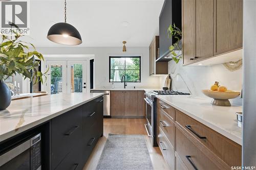 110 Mcfarland Place, Saskatoon, SK - Indoor Photo Showing Kitchen With Upgraded Kitchen