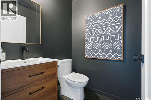 110 Mcfarland Place, Saskatoon, SK - Indoor Photo Showing Bathroom