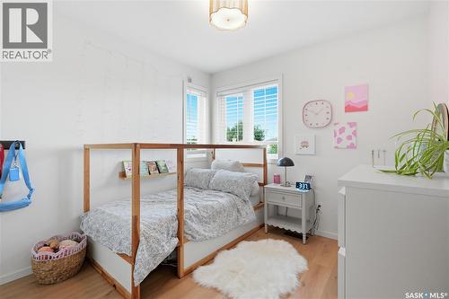 110 Mcfarland Place, Saskatoon, SK - Indoor Photo Showing Bedroom