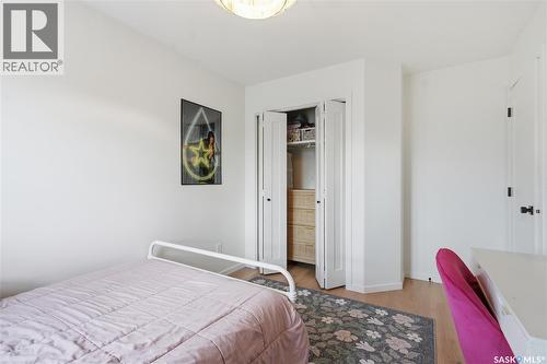 110 Mcfarland Place, Saskatoon, SK - Indoor Photo Showing Bedroom