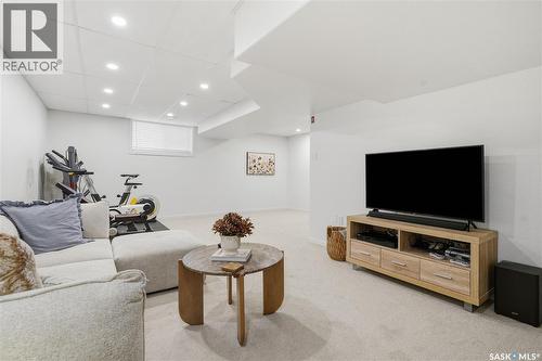 110 Mcfarland Place, Saskatoon, SK - Indoor