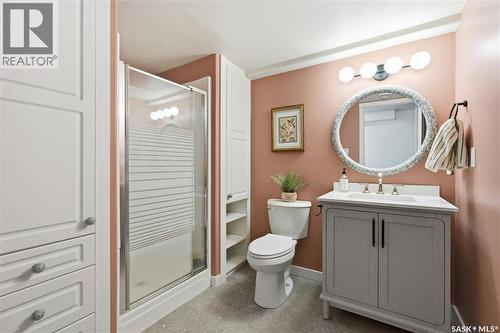 110 Mcfarland Place, Saskatoon, SK - Indoor Photo Showing Bathroom
