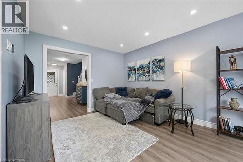 63 Starview Crescent, Guelph, ON - Indoor Photo Showing Living Room