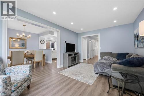 63 Starview Crescent, Guelph, ON - Indoor Photo Showing Living Room