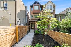 247A LIPPINCOTT STREET Toronto, ON M5S 2P4