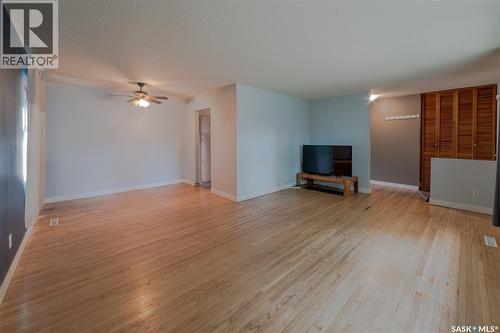 2818 23Rd Avenue, Regina, SK - Indoor Photo Showing Living Room