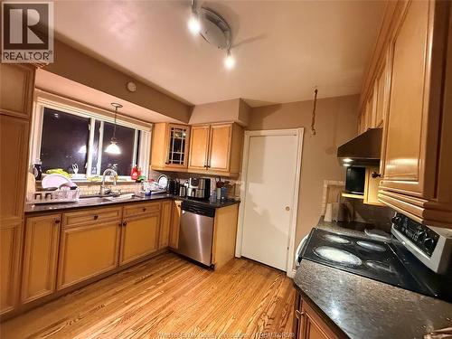 3087 AVONDALE AVENUE , Windsor, Ontario N9E 1X4 3