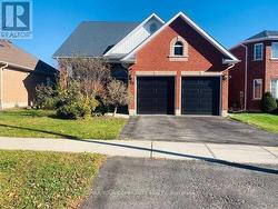 57 METCALFE DRIVE Bradford West Gwillimbury, ON L3Z 3C8