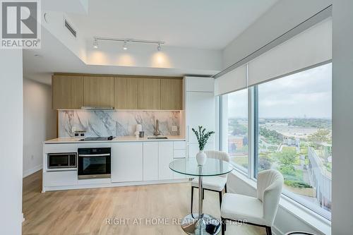 908 - 1100 Sheppard Avenue W, Toronto, ON - Indoor