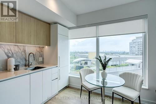 908 - 1100 Sheppard Avenue W, Toronto, ON - Indoor