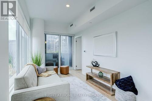 908 - 1100 Sheppard Avenue W, Toronto, ON - Indoor