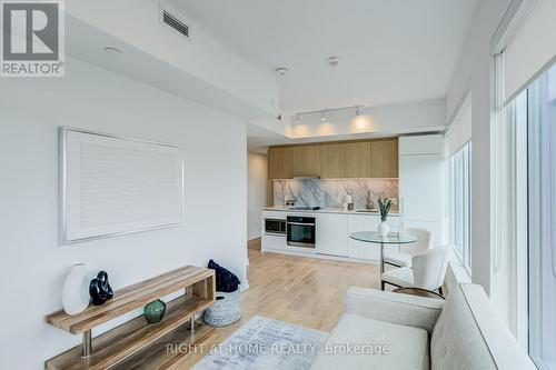 908 - 1100 Sheppard Avenue W, Toronto, ON - Indoor