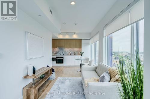 908 - 1100 Sheppard Avenue W, Toronto, ON - Indoor