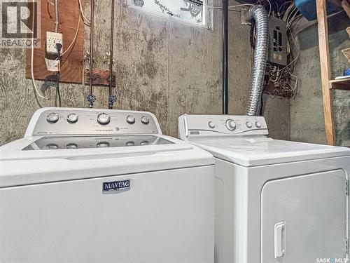 330 Meighen Crescent, Saskatoon, SK - Indoor Photo Showing Laundry Room