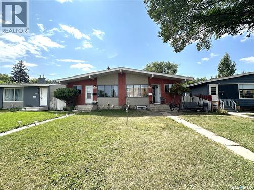 A&B 2818 7Th Street E, Saskatoon, SK - Outdoor