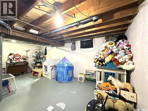A&B 2818 7Th Street E, Saskatoon, SK - Indoor