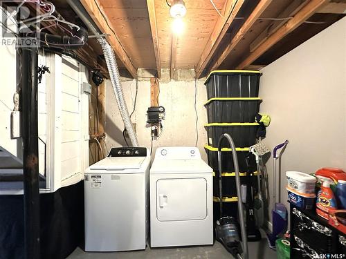 A&B 2818 7Th Street E, Saskatoon, SK - Indoor Photo Showing Laundry Room