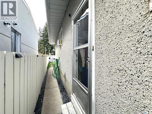 A&B 2818 7Th Street E, Saskatoon, SK - Outdoor