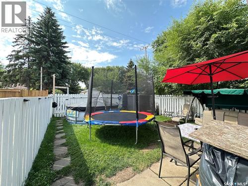 A&B 2818 7Th Street E, Saskatoon, SK - Outdoor
