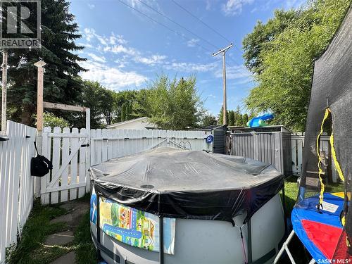 A&B 2818 7Th Street E, Saskatoon, SK - Outdoor