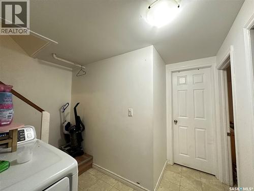 A&B 2818 7Th Street E, Saskatoon, SK - Indoor
