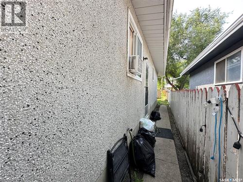 A&B 2818 7Th Street E, Saskatoon, SK - Outdoor
