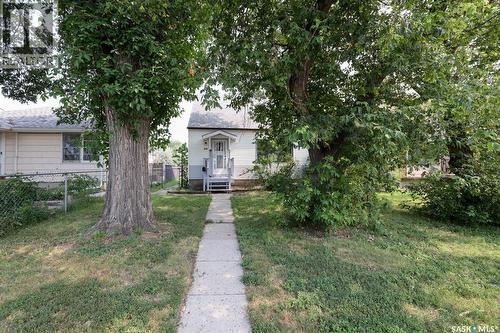 859 Pasqua Street, Regina, SK - Outdoor