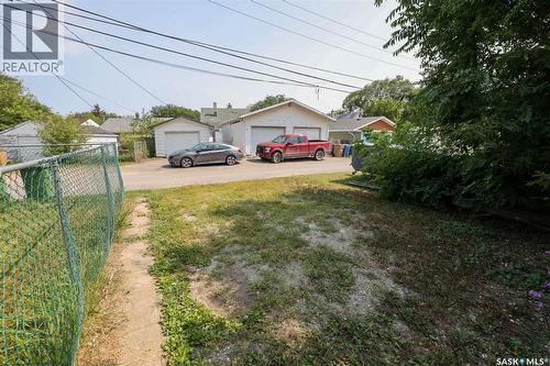 859 Pasqua Street, Regina, SK - Outdoor