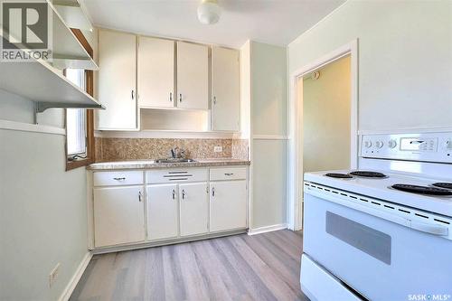 859 Pasqua Street, Regina, SK - Indoor Photo Showing Kitchen