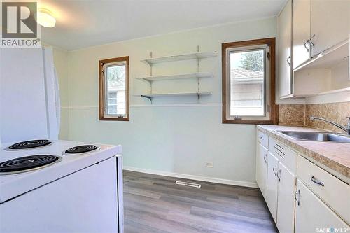 859 Pasqua Street, Regina, SK - Indoor Photo Showing Kitchen