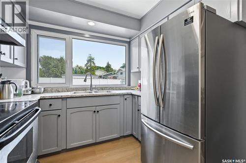 1809 Arlington Avenue, Saskatoon, SK - Indoor Photo Showing Kitchen With Double Sink
