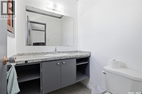 1809 Arlington Avenue, Saskatoon, SK - Indoor Photo Showing Bathroom