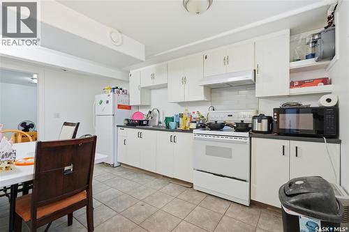 1809 Arlington Avenue, Saskatoon, SK - Indoor Photo Showing Kitchen