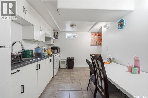 1809 Arlington Avenue, Saskatoon, SK - Indoor Photo Showing Kitchen