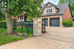 921 SCENIC Drive  Hamilton, ON L9C 1H7