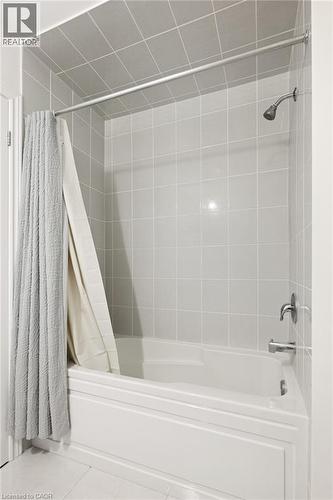 166 Deerpath Drive Unit# 49, Guelph, ON - Indoor Photo Showing Bathroom