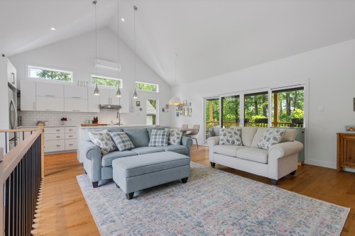Vue d'ensemble - 12 Rue Stone Haven, Lac-Brome, QC - Indoor Photo Showing Living Room
