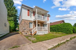 158  - 160 Rue Ste-Agathe  Sainte-Agathe-Des-Monts, QC J8C 2W5