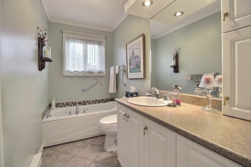 Salle de bains - 270 122E Rue, Shawinigan, QC - Indoor Photo Showing Bathroom