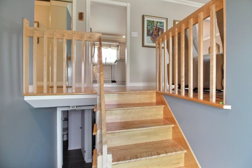 Hall d'entrée/Vestibule - 270 122E Rue, Shawinigan, QC - Indoor Photo Showing Other Room