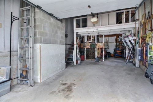 Garage - 270 122E Rue, Shawinigan, QC - Indoor Photo Showing Garage