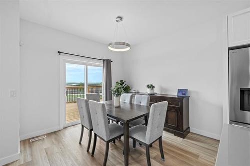 217 Blackbird Way, Grande Pointe, MB - Indoor Photo Showing Dining Room