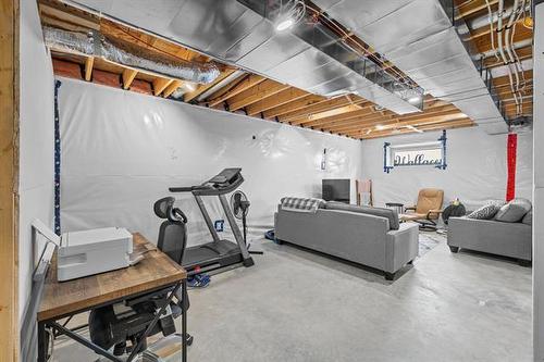 217 Blackbird Way, Grande Pointe, MB - Indoor Photo Showing Other Room